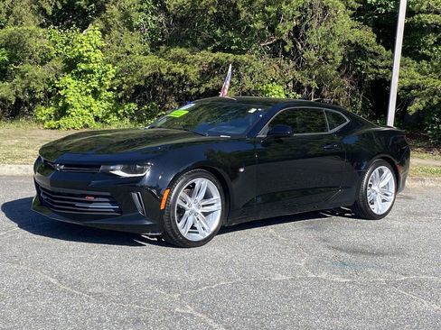 Used 2017 Chevrolet Camaro LT RWD image 1