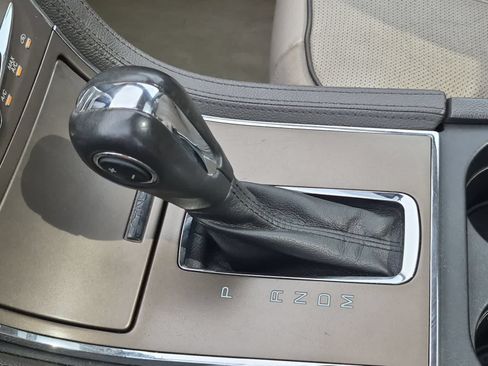 Used 2011 Lincoln MKX AWD w/ Wood Pkg image 34