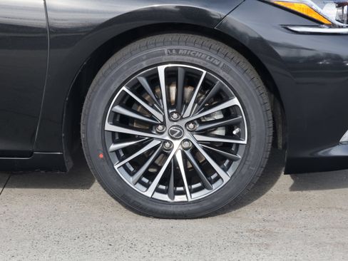 Certified 2023 Lexus ES 350 w/ Premium Package image 11