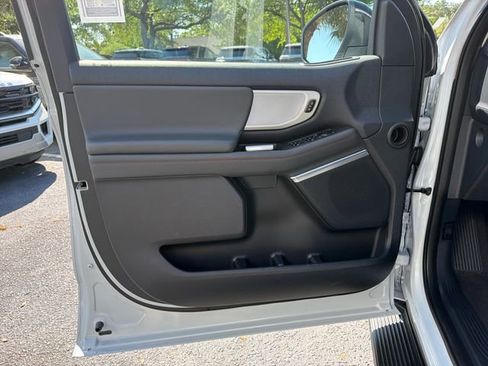 Used 2025 Ford Expedition Active image 12