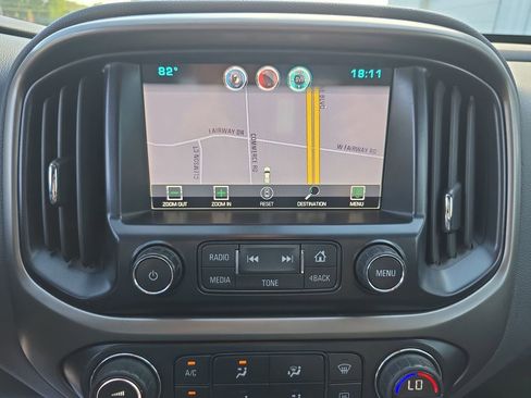 Used 2015 Chevrolet Colorado Z71 AWD/4WD image 19