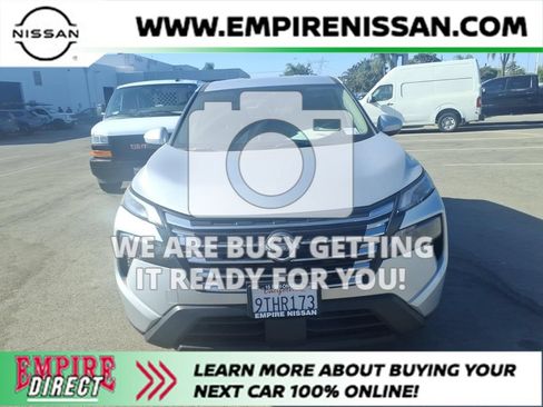 Certified 2025 Nissan Rogue SV FWD image 2