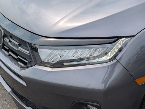Used 2025 Honda Odyssey EX-L image 16
