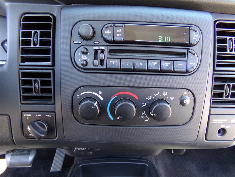 Used 2004 Dodge Dakota 4x4 Regular Cab w/ Tire & Handling Group image 23