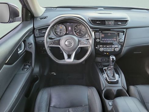 Used 2018 Nissan Rogue SL w/ Premium Package image 16