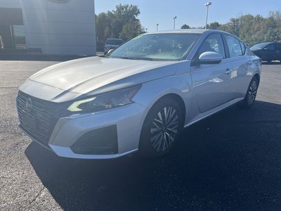 Used 2023 Nissan Altima 2.5 SV
