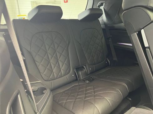 Used 2023 BMW X7 xDrive40i w/ Executive Package image 8