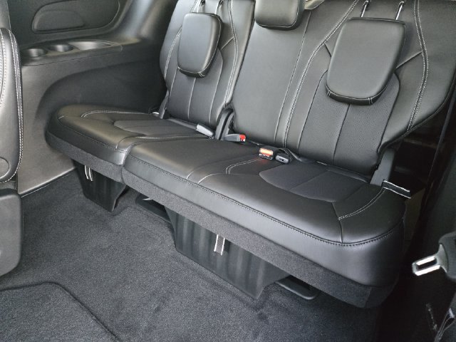 New 2027 Chrysler Pacifica Select FWD image 22