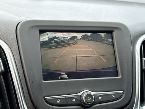 Used 2021 Chevrolet Equinox LT FWD image 25