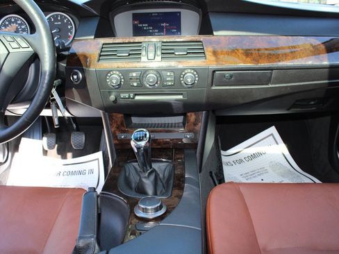 Used 2007 BMW 530xi Sedan image 39
