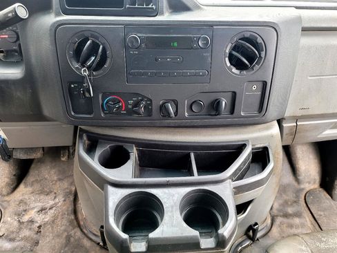 Used 2017 Ford E-350 and Econoline 350 Super Duty w/ Power Windows & Locks Group image 8