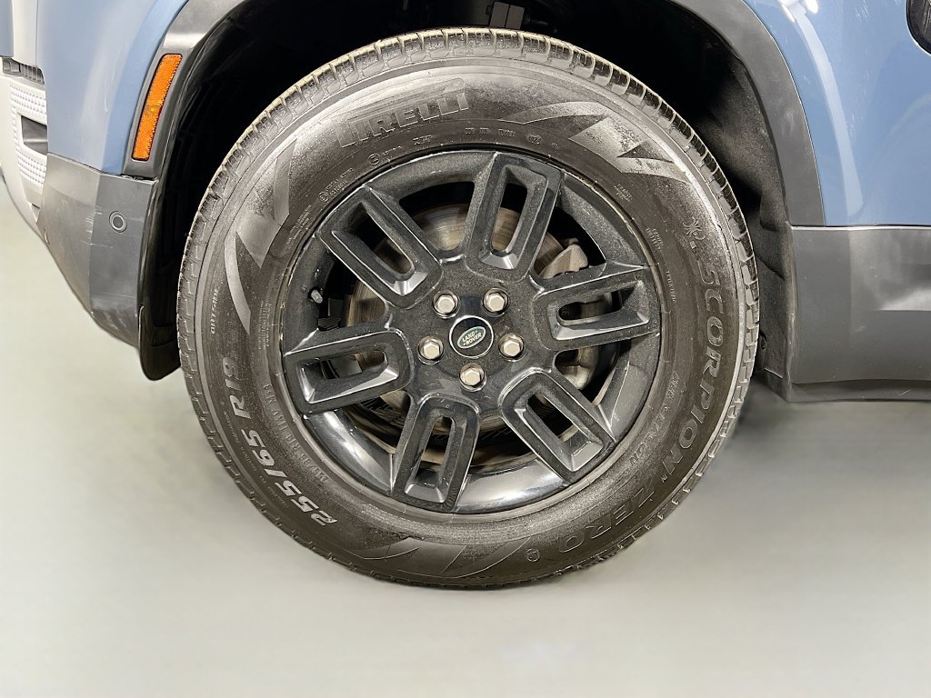 Used 2022 Land Rover Defender 110 S AWD/4WD image 32