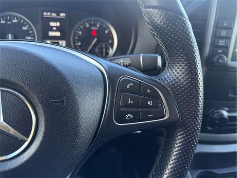 Used 2023 Mercedes-Benz Metris image 22