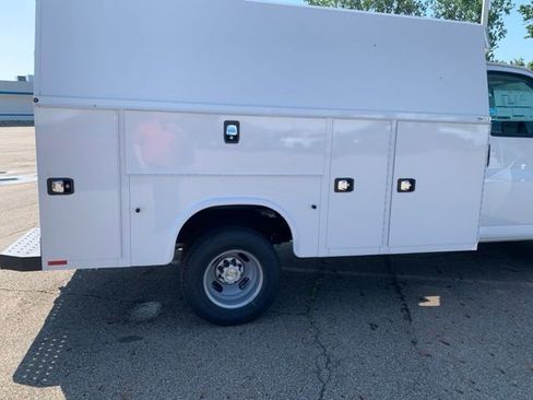 New 2024 Chevrolet Express 3500 w/ Power Convenience Package image 22