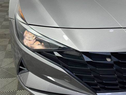 Used 2023 Hyundai Elantra SEL w/ Convenience Package FWD image 3