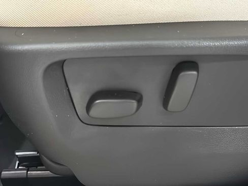 Used 2023 Buick Envision Avenir AWD/4WD image 16