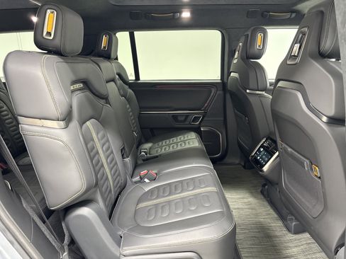 Used 2023 Rivian R1S Launch Edition image 23