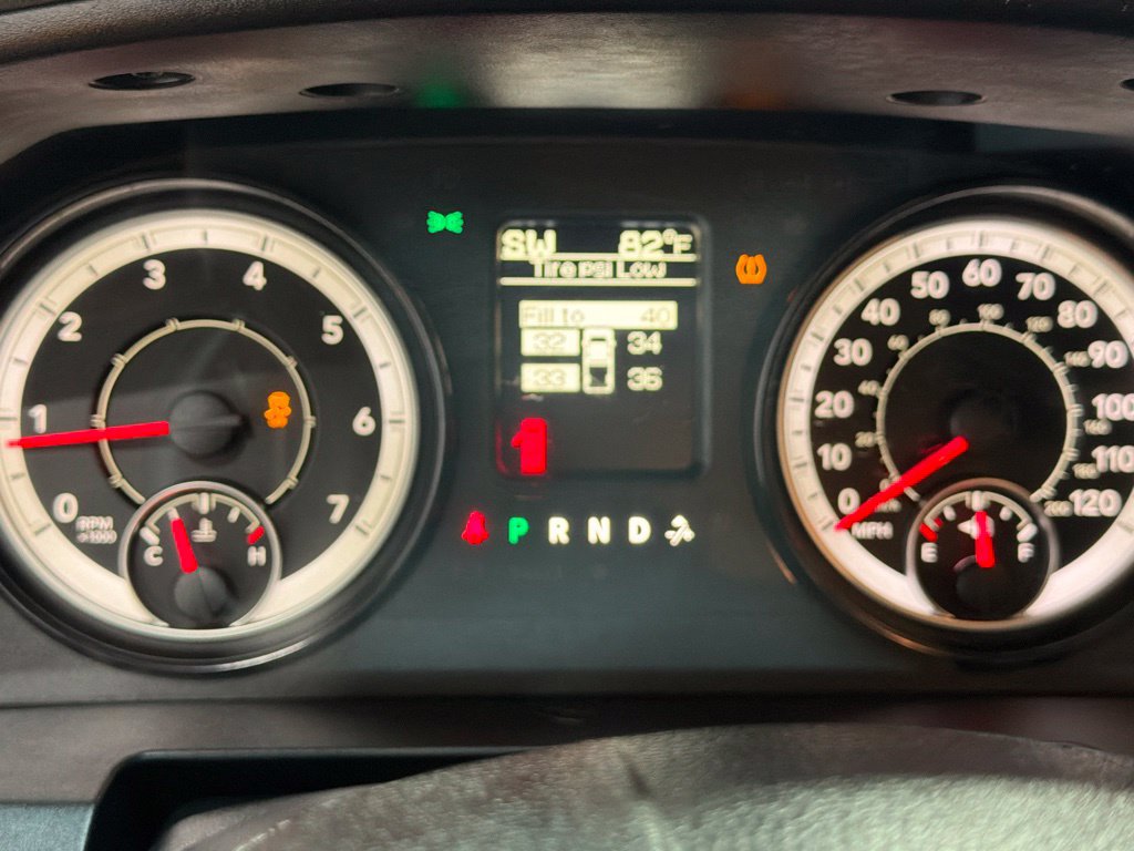 Used 2019 RAM 1500 Express AWD/4WD image 30