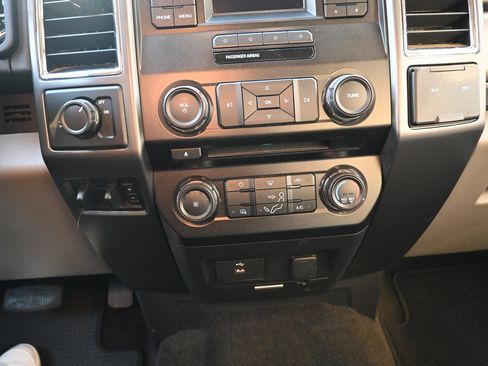Used 2018 Ford F250 XLT image 8