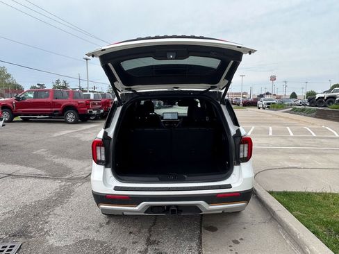 Used 2026 Ford Explorer Tremor w/ Tremor Convenience Package AWD/4WD image 17