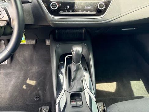 Used 2020 Toyota Corolla SE FWD image 19