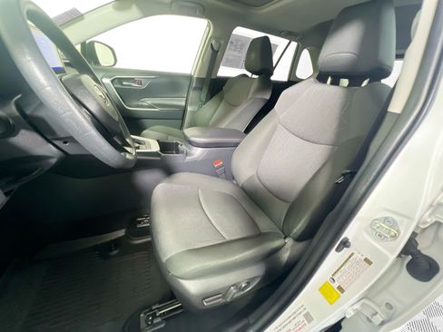 Used 2025 Toyota RAV4 XLE w/ Convenience Package AWD/4WD image 14