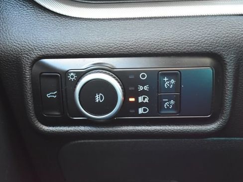 Used 2023 Ford Explorer XLT w/ XLT Sport Appearance Package AWD/4WD image 21