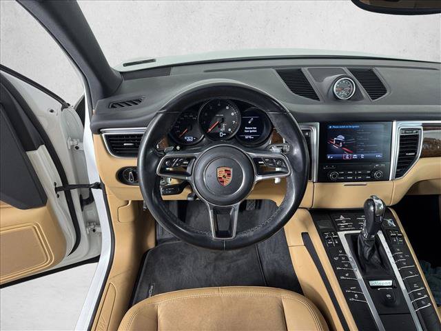 Used 2018 Porsche Macan AWD/4WD image 16