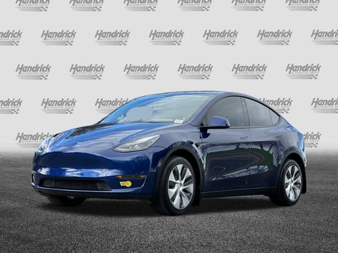 Used 2022 Tesla Model Y Long Range image 9