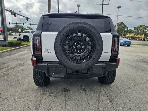 New 2026 GMC Hummer EV 2X image 4