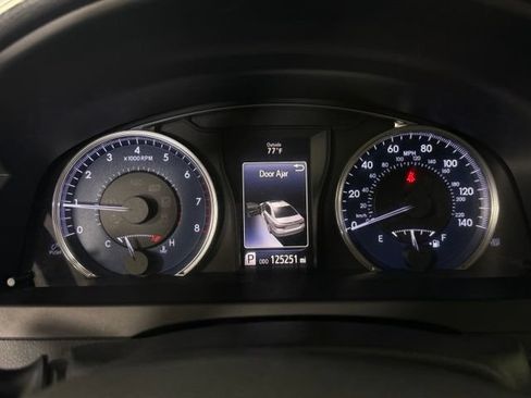 Used 2016 Toyota Camry XLE FWD image 21