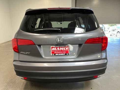 Used 2017 Honda Pilot EX image 4
