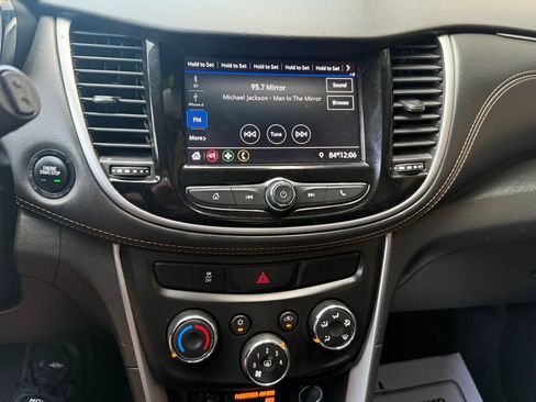 Used 2020 Chevrolet Trax LT w/ Driver Confidence Package AWD/4WD image 27