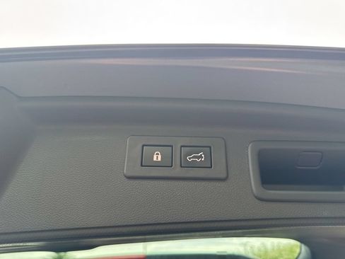 Used 2023 Subaru Forester Premium AWD/4WD image 41