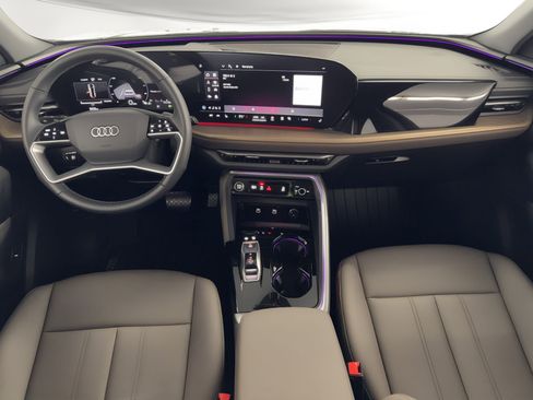 Certified 2025 Audi Q5 Premium w/ 19" Wheel Package AWD/4WD image 19