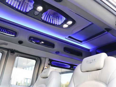 Used 2014 GMC Savana 1500 image 33