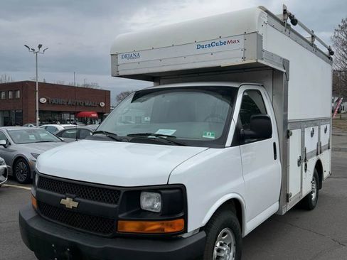 Used 2015 Chevrolet Express 3500 image 6