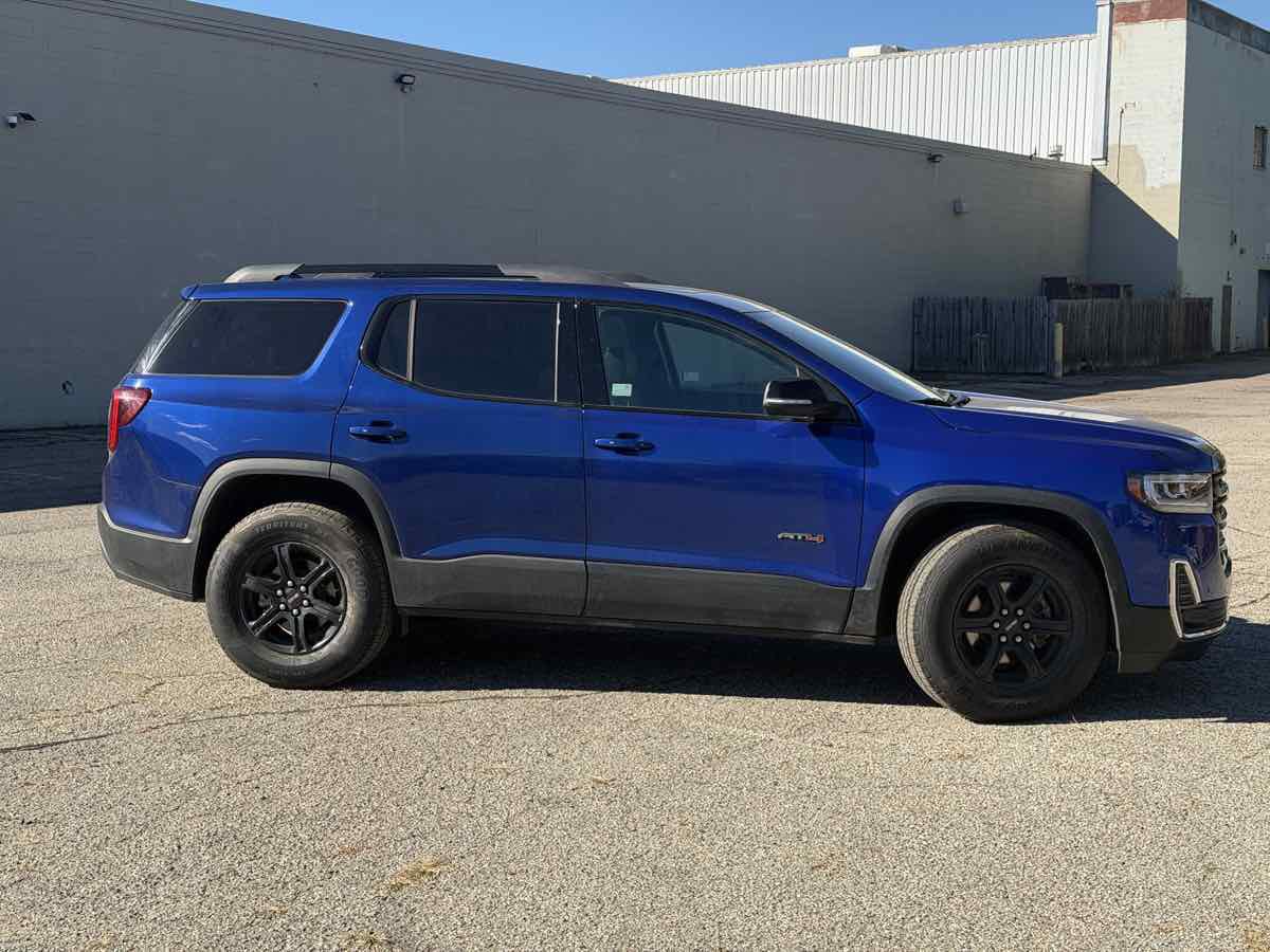 Used 2023 GMC Acadia AT4 w/ Technology Package AWD/4WD image 4