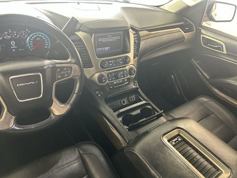 Used 2018 GMC Yukon Denali w/ Open Road Package AWD/4WD image 23