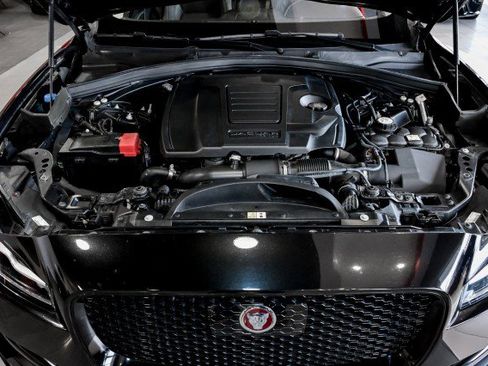 Used 2019 Jaguar F-PACE R-Sport image 52