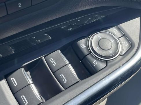 Used 2019 Cadillac XT4 Premium Luxury FWD image 17