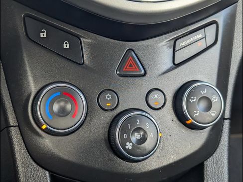 Used 2018 Chevrolet Sonic LT FWD image 15