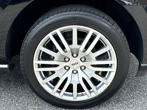 Used 2024 Ford Expedition Max Limited AWD/4WD image 12