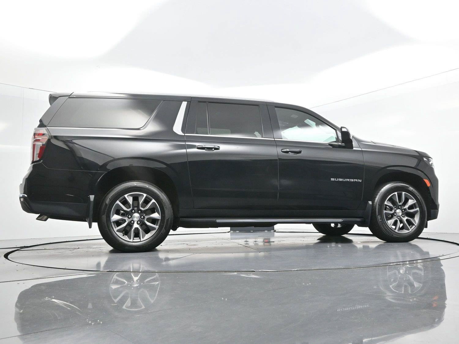 Used 2023 Chevrolet Suburban LS AWD/4WD image 55