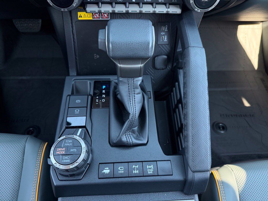 Used 2025 Toyota 4Runner Trailhunter AWD/4WD image 25
