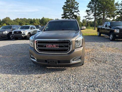 Used 2016 GMC Yukon SLE AWD/4WD image 2