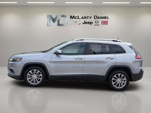 Used 2019 Jeep Cherokee Latitude Plus FWD image 3