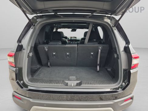 Used 2025 Honda Pilot TrailSport image 29