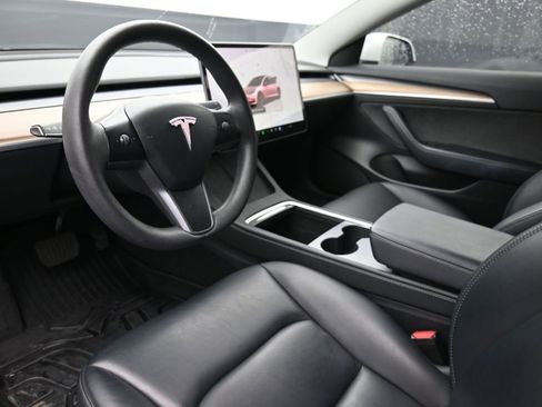 Used 2023 Tesla Model 3 Standard Range image 19