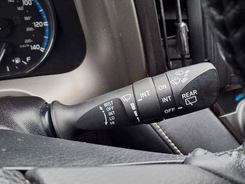 Used 2016 Toyota RAV4 XLE w/ Four Season Floor Mat Package image 20